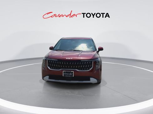 Used 2026 Kia Carnival FWD image 3