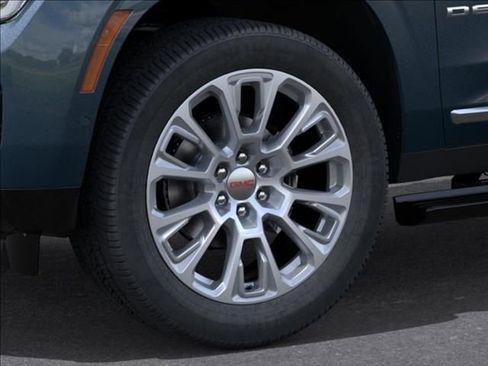 New 2026 GMC Yukon XL Denali w/ Sun & Power Step Package AWD/4WD image 9