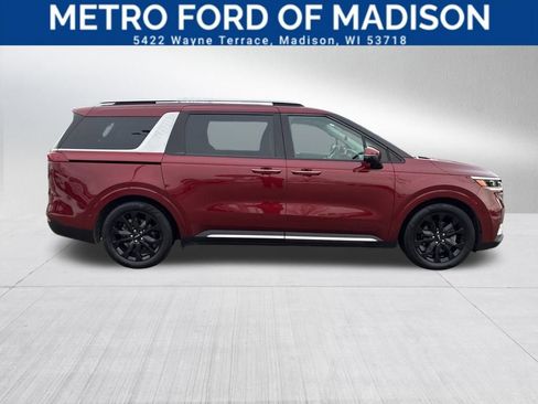 Used 2024 Kia Carnival SX Prestige image 1