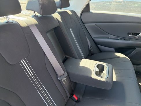 Used 2024 Hyundai Elantra SEL w/ Convenience Package image 25