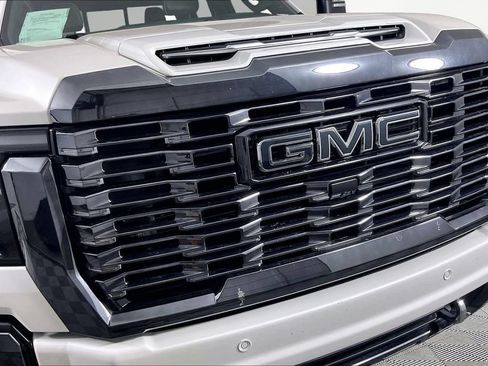 Certified 2024 GMC Sierra 2500 Denali Ultimate AWD/4WD image 29