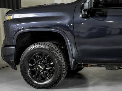 Used 2024 Chevrolet Silverado 2500 LT AWD/4WD image 12
