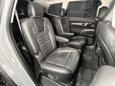 Used 2022 Kia Telluride SX w/ SX Prestige Package image 15