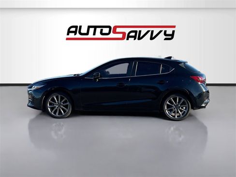 Used 2018 MAZDA MAZDA3 Grand Touring image 4