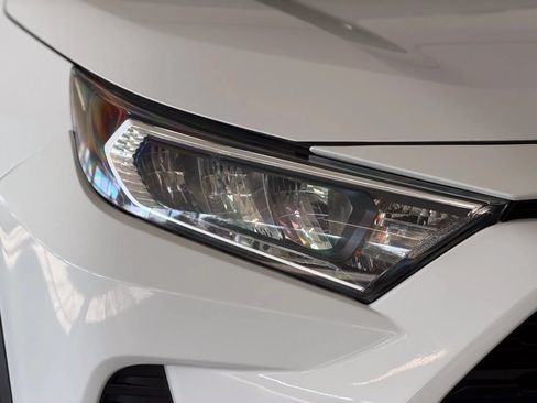 Used 2020 Toyota RAV4 XLE AWD/4WD image 10