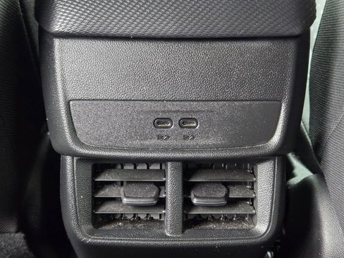 Used 2025 Chevrolet Equinox LT w/ Safety and Technology Package FWD image 16