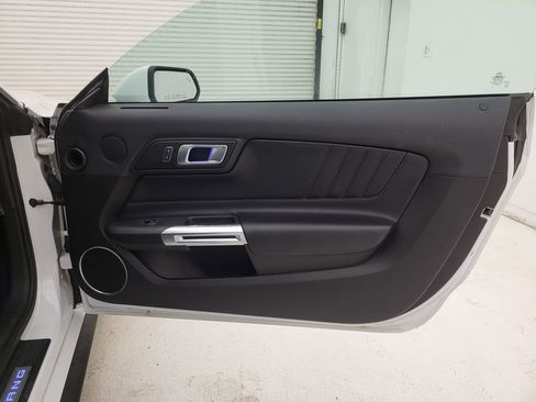 Used 2022 Ford Mustang Premium RWD image 31