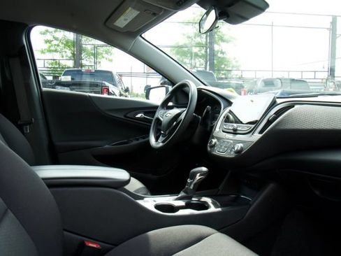 Used 2024 Chevrolet Malibu LT FWD image 27