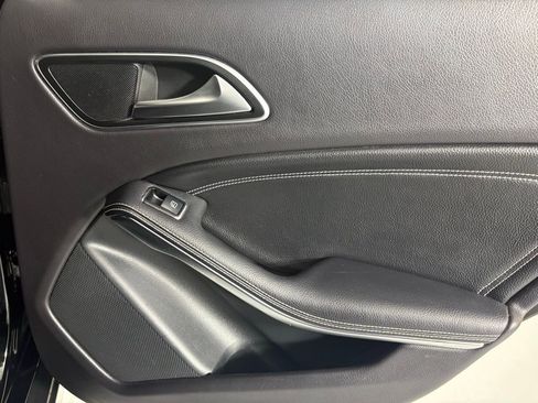 Used 2018 Mercedes-Benz GLA 250 image 16