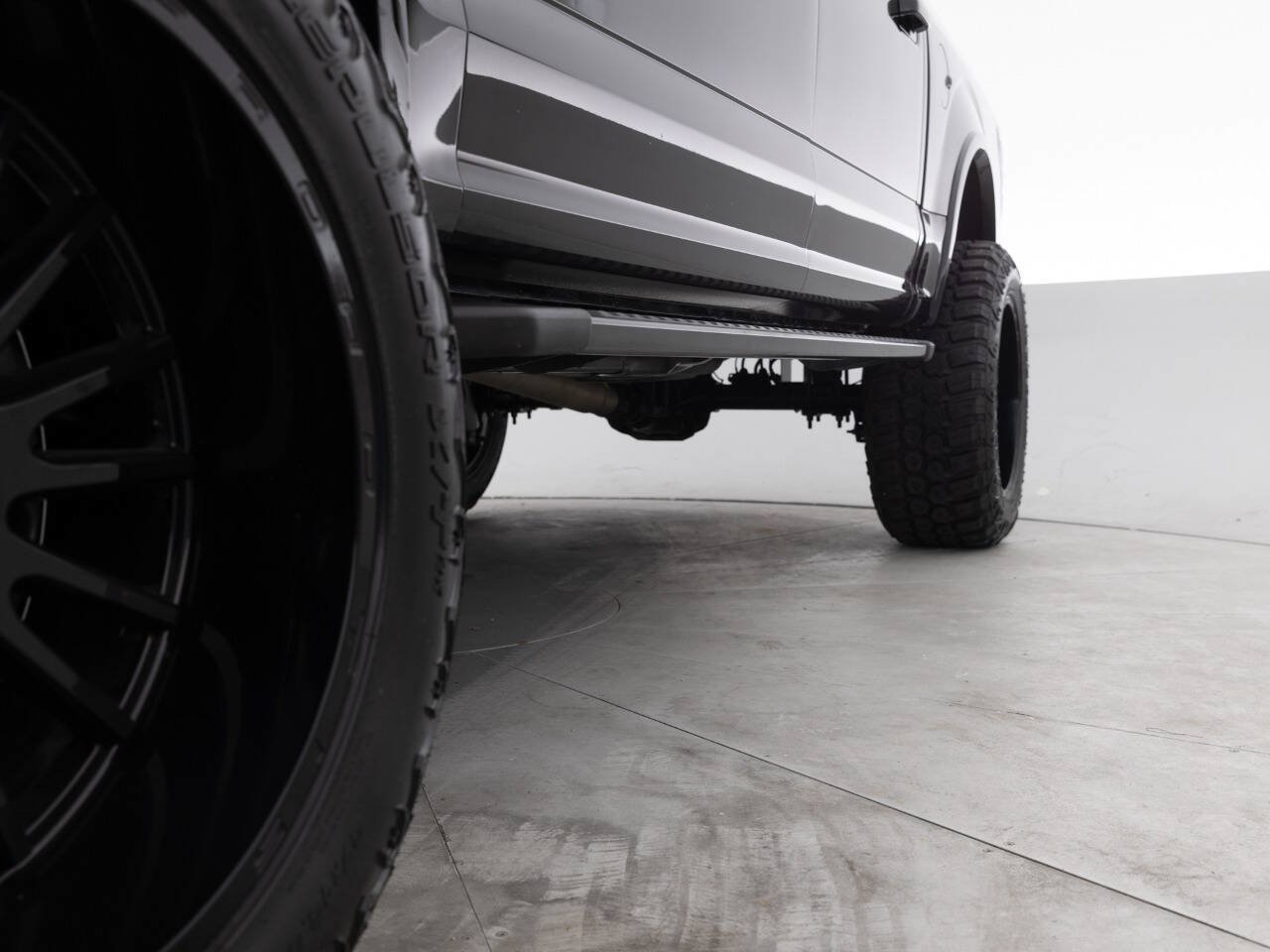 Used 2019 Ford F150 XLT w/ Equipment Group 302A Luxury AWD/4WD image 24
