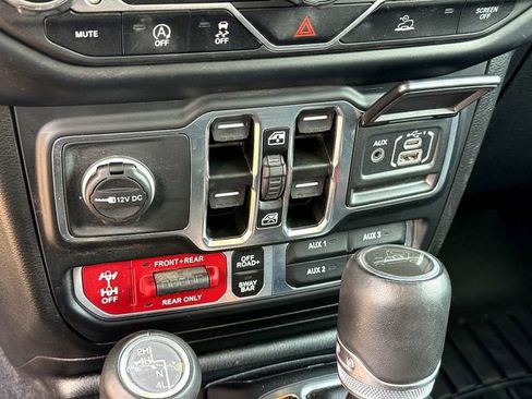 Used 2023 Jeep Gladiator Rubicon w/ LED Lighting Group image 19