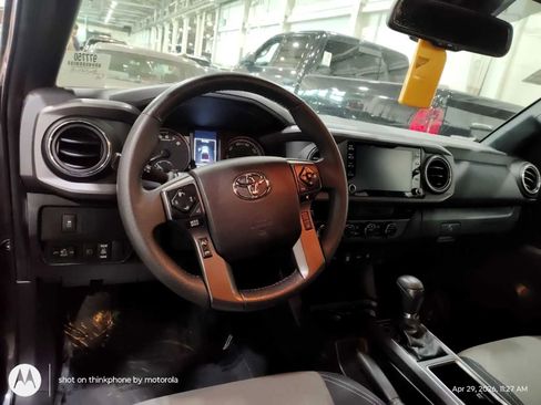 Used 2023 Toyota Tacoma TRD Off-Road w/ Technology Package AWD/4WD image 6