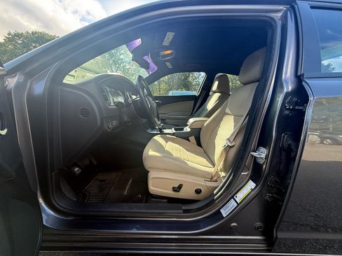Used 2014 Dodge Charger SXT RWD image 13