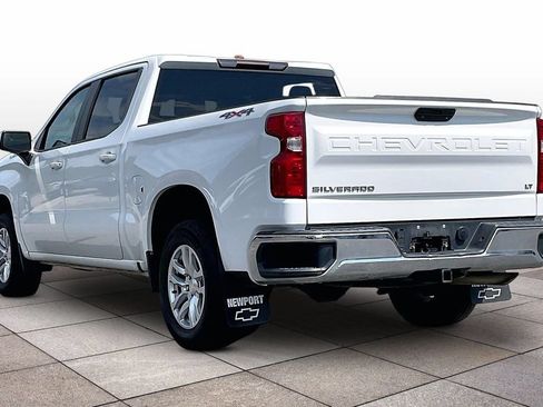 Used 2020 Chevrolet Silverado 1500 LT w/ Convenience Package AWD/4WD image 2