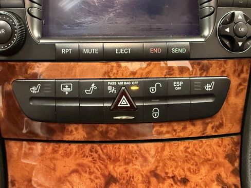 Used 2006 Mercedes-Benz E 350 4MATIC Sedan image 24