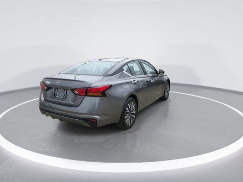 Certified 2024 Nissan Altima 2.5 SV image 8