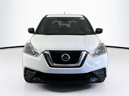 Used 2020 Nissan Kicks S FWD image 2