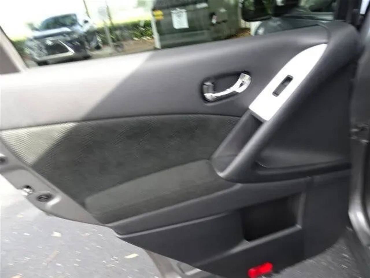 Used 2014 Nissan Murano S FWD image 29