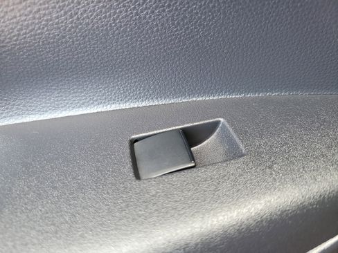 Used 2025 Toyota Corolla SE image 14