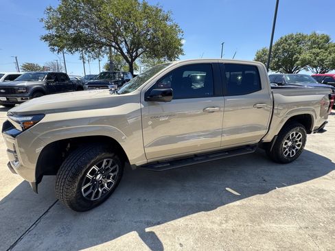Used 2024 Chevrolet Colorado Z71 w/ Z71 Convenience Package 2 image 12