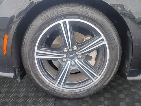 Used 2024 Ford Mustang Premium image 23