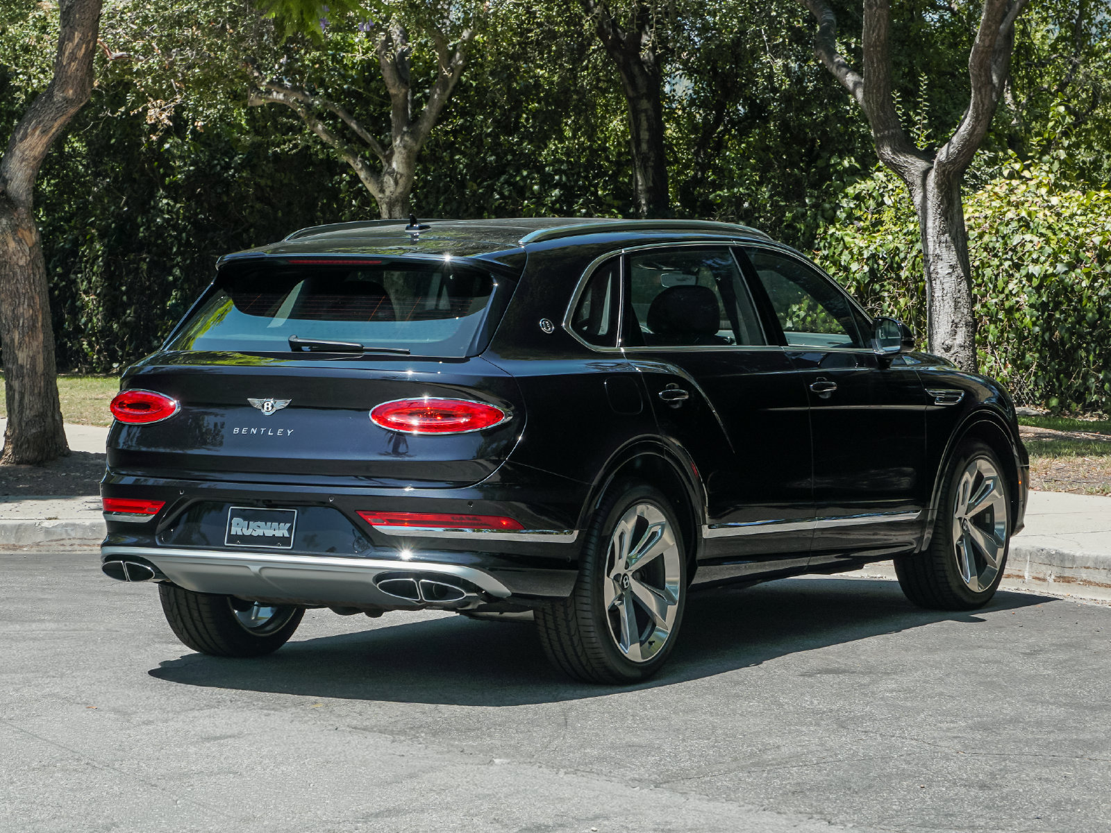 Used 2025 Bentley Bentayga Extended Wheelbase AWD/4WD image 7