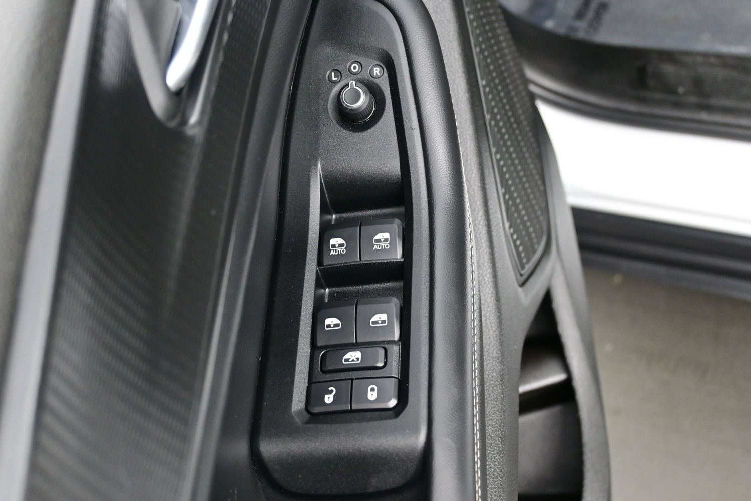 Used 2023 Jeep Grand Cherokee Laredo X AWD/4WD image 10