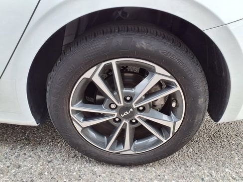 Used 2024 Kia Forte LXS w/ LXS Technology Package FWD image 20