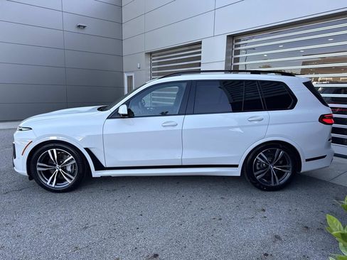 Used 2026 BMW X7 xDrive40i w/ M Sport Package AWD/4WD image 4