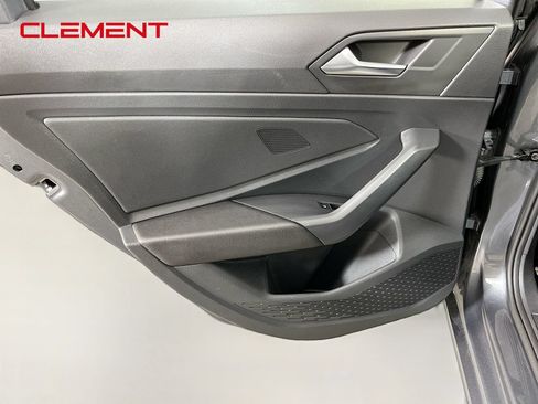 Used 2025 Volkswagen Jetta Sport FWD image 29