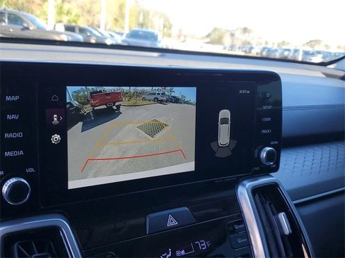 Certified 2023 Kia Sorento SX image 27