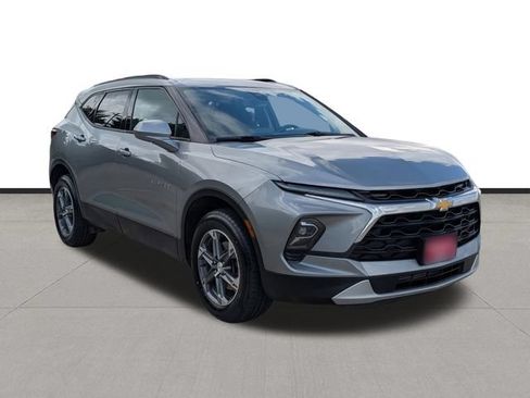 Used 2024 Chevrolet Blazer LT w/ Convenience Package FWD image 3