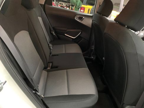 Used 2021 Kia Soul LX image 18