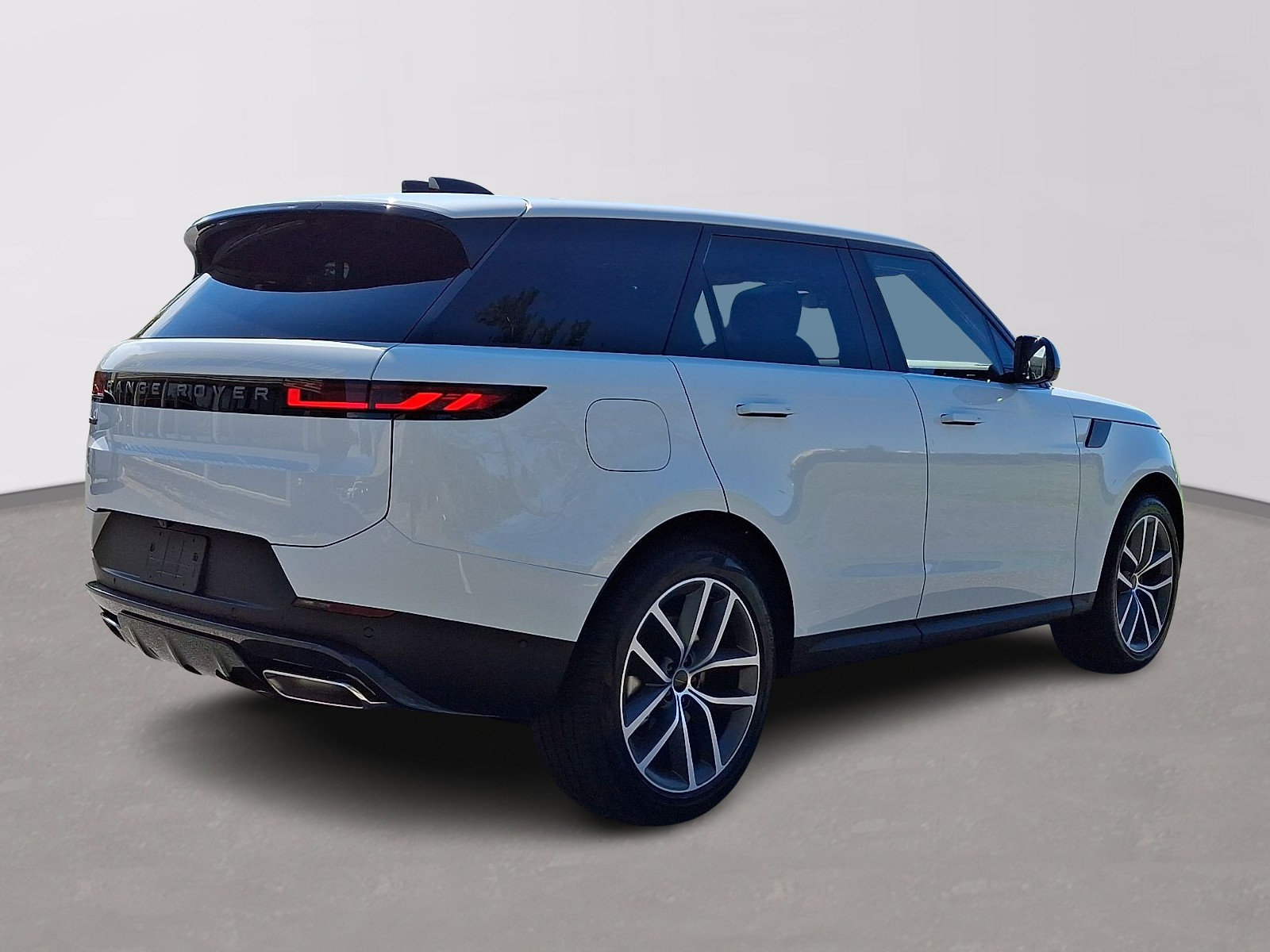 New 2027 Land Rover Range Rover Sport SE AWD/4WD image 3