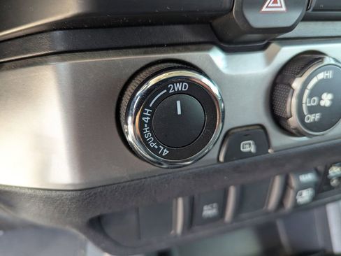 Used 2019 Toyota Tacoma SR5 image 23