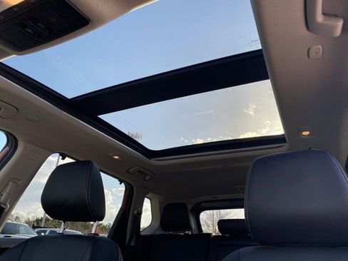 Used 2024 Nissan Rogue SL w/ SL Premium Package image 10