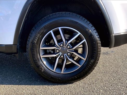 Used 2021 Jeep Grand Cherokee Limited image 10