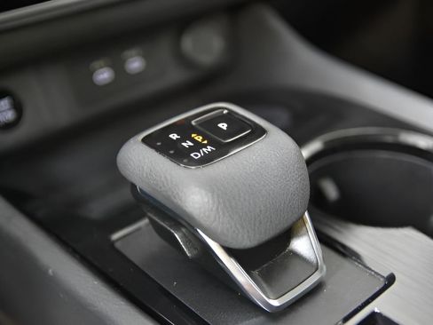 Used 2024 Nissan Rogue S FWD image 28