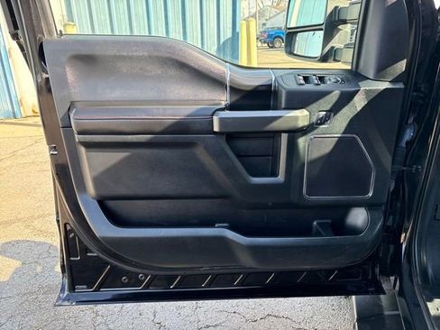 Used 2019 Ford F150 Lariat w/ Equipment Group 502A Luxury image 8