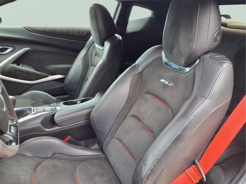 Used 2019 Chevrolet Camaro ZL1 RWD image 12