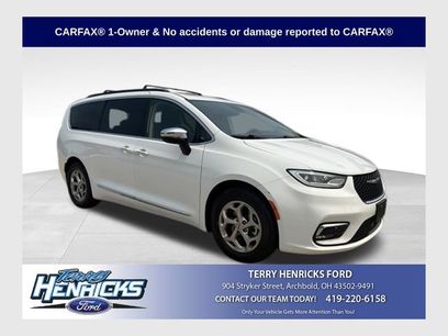 Used 2023 Chrysler Pacifica Limited