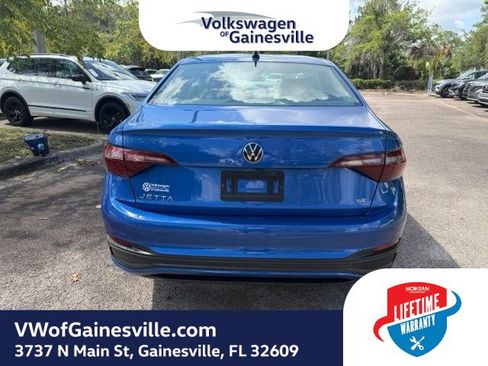 Certified 2024 Volkswagen Jetta SE FWD image 5