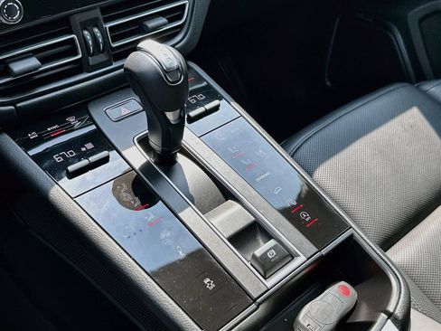 Certified 2023 Porsche Macan S AWD/4WD image 19