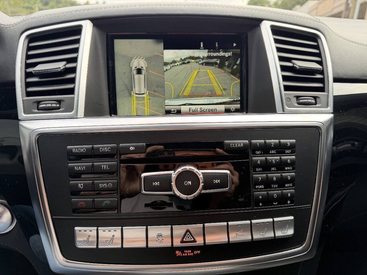 Used 2014 Mercedes-Benz GL 550 4MATIC image 16