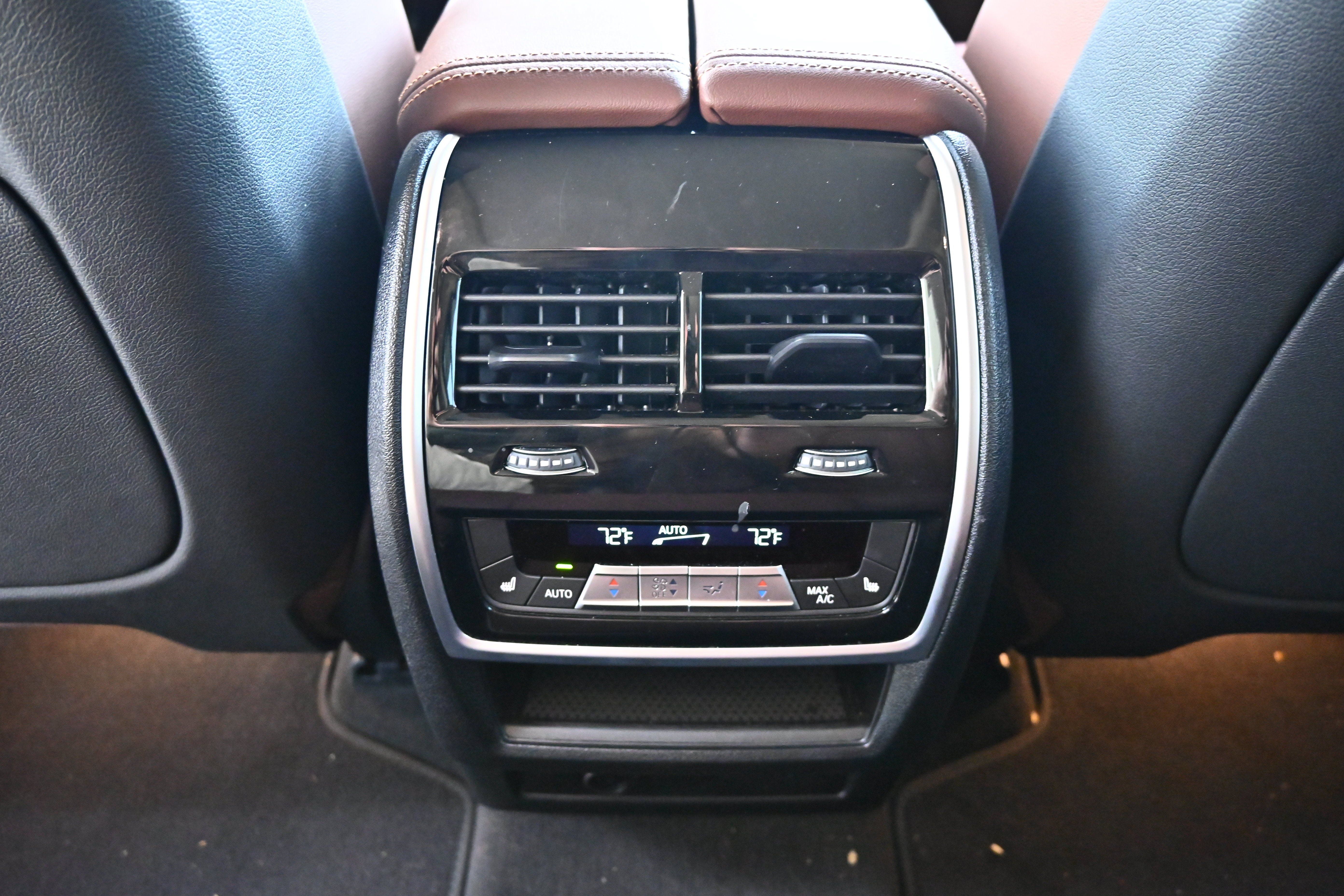 Used 2027 BMW X7 xDrive40i AWD/4WD image 20