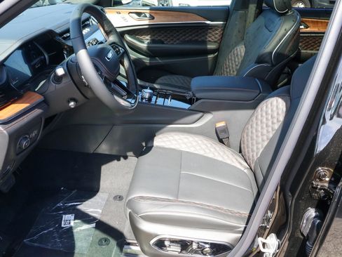 New 2026 Jeep Grand Cherokee L Summit AWD/4WD image 5