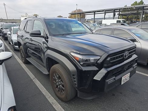 Used 2025 Toyota 4Runner SR5 AWD/4WD image 4