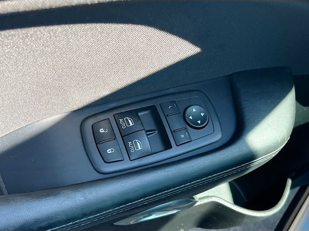Used 2022 Dodge Challenger R/T Scat Pack RWD image 17
