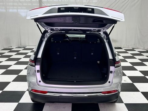 New 2025 Jeep Grand Cherokee Laredo X image 10