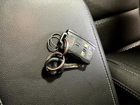 Used 2022 GMC Canyon Elevation image 10